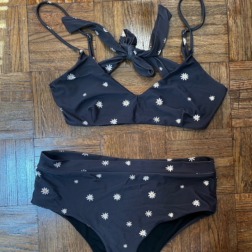 RARE ban.do x Citrine Black Daisy Print Bikini Set